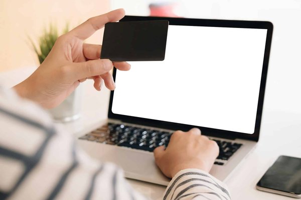 How to generate leads using chatbots ?